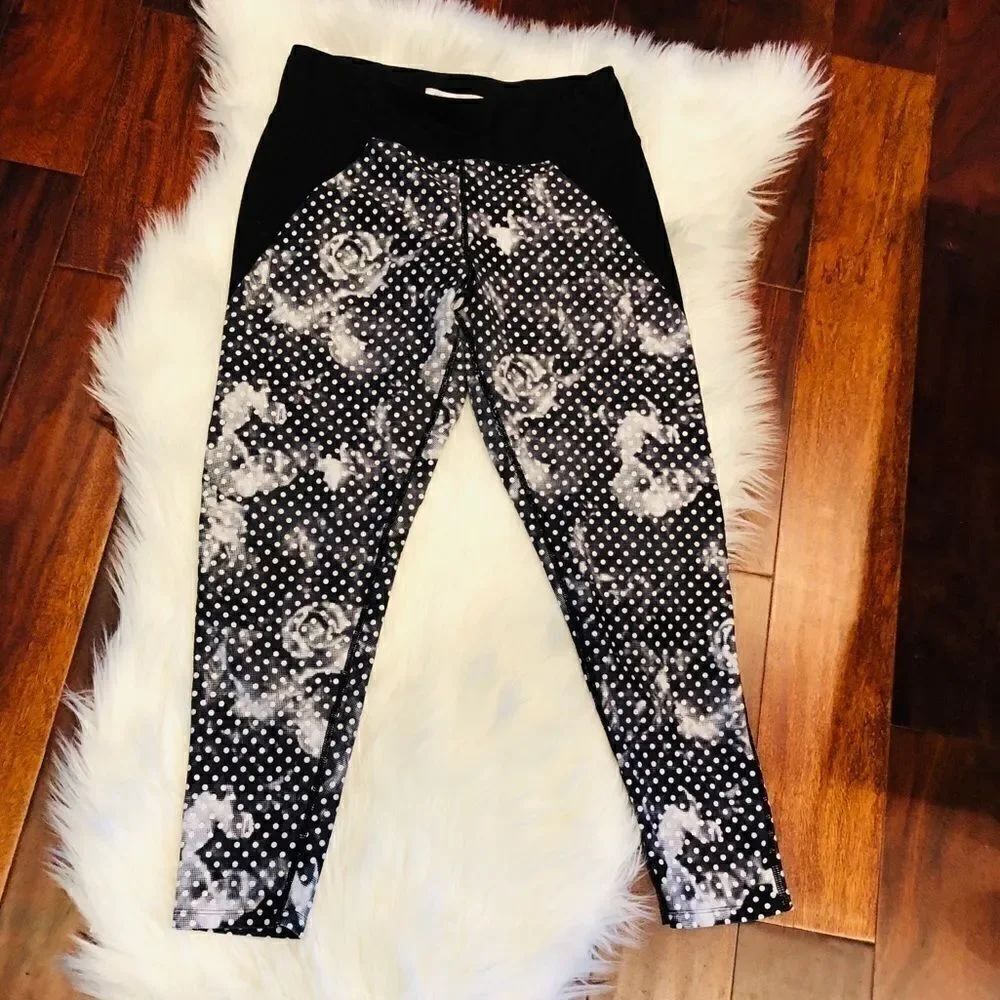 Betsey Johnson Polka Dot Rose Capri Leggings Large